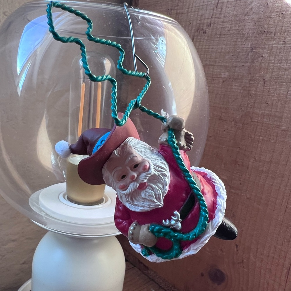 Vintage Hallmark cowboy roundup Santa from 1992